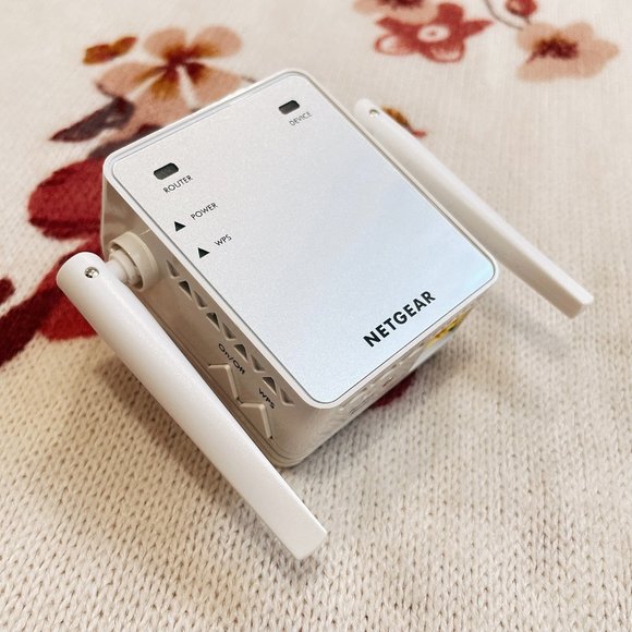 [Bundle]NETGEAR WiFi Cable Modem Router + Extender - Picture 5 of 8